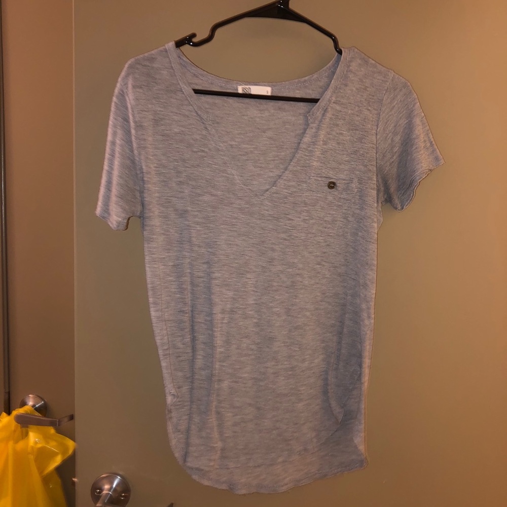 Low cut top